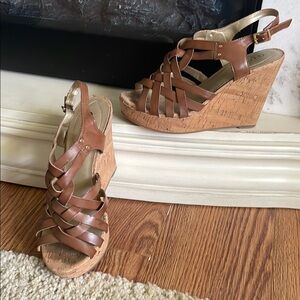 🎉🎈HOST PICK!!🎉🎈GUESS Women's Brown Wedge/cork platform  Sandals